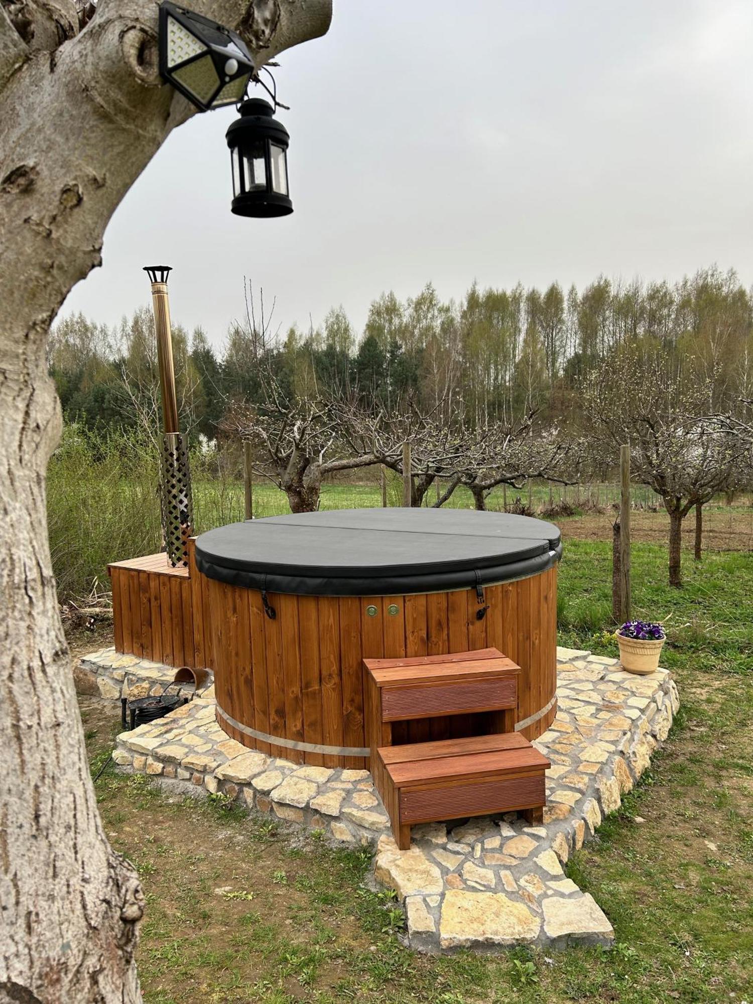 Czytelnia W Sadzie Villa Krzykawka Bagian luar foto