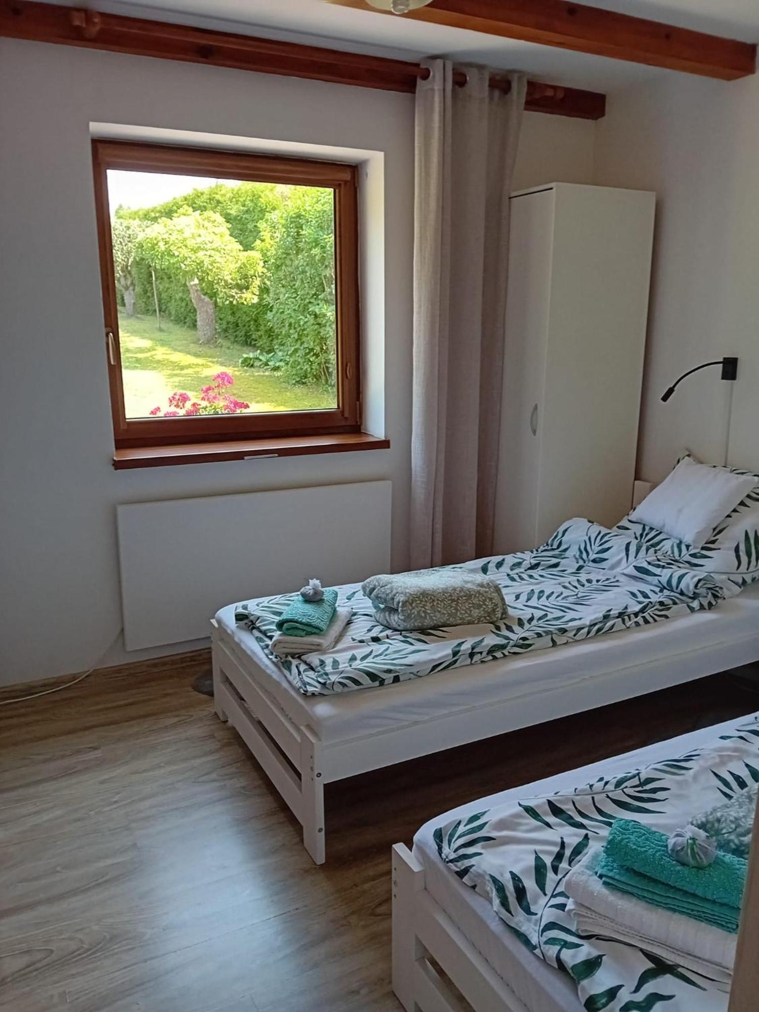 Czytelnia W Sadzie Villa Krzykawka Bagian luar foto